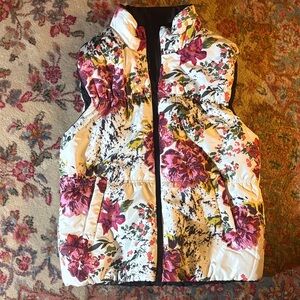 Reversible puffer vest